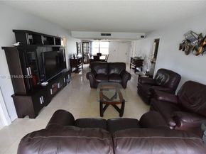 3800 Oaks Clubhouse Dr 309, Pompano Beach FL 33069