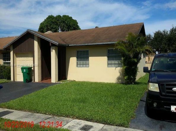 9591 W Heather Ln, Miramar FL 33025