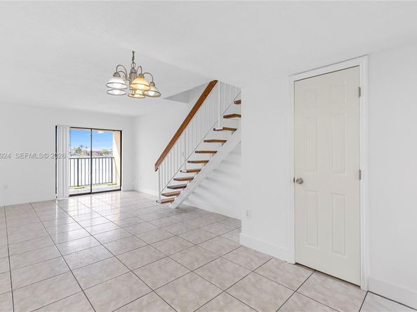 5580 W 26th Ct 209, Hialeah FL 33016