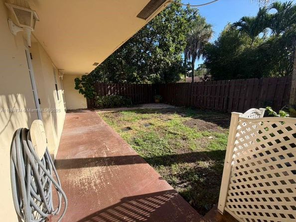 3024-1/2 NW 69th Ct 3D, Fort Lauderdale FL 33309