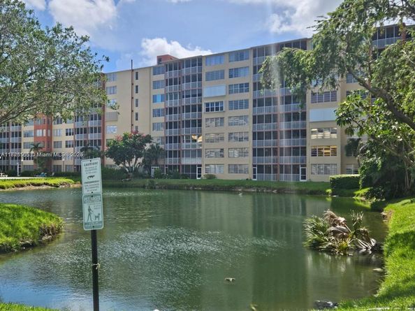 1770 NE 191st St 7001, Miami FL 33179