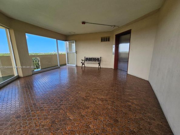 1770 NE 191st St 7001, Miami FL 33179