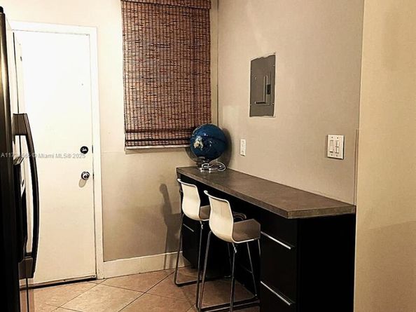 1770 NE 191st St 7001, Miami FL 33179