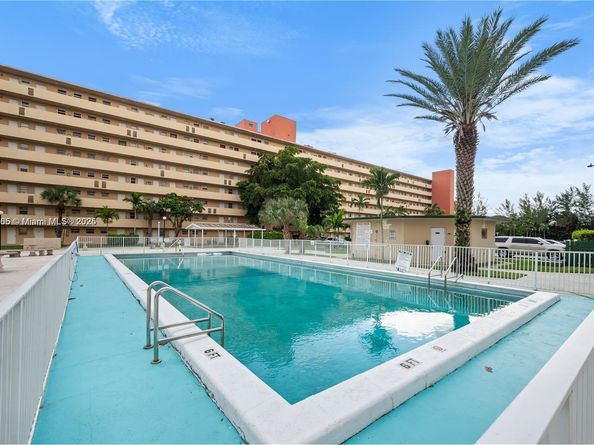 1770 NE 191st St 7001, Miami FL 33179
