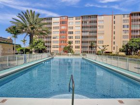 1770 NE 191st St 7001, Miami FL 33179