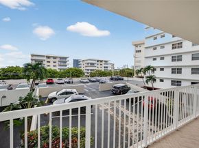 121 Golden Isles Dr 205, Hallandale Beach FL 33009