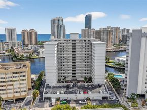 121 Golden Isles Dr 205, Hallandale Beach FL 33009