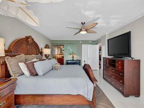 121 Golden Isles Dr 205, Hallandale Beach FL 33009