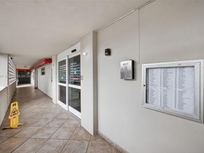 121 Golden Isles Dr 205, Hallandale Beach FL 33009