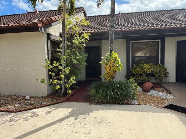 14945 SW 49th Ln 6G, Miami FL 33185