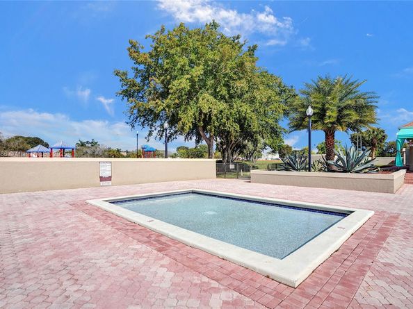 14945 SW 49th Ln 6G, Miami FL 33185