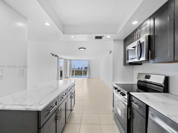 20505 E Country Club Dr 1938, Aventura FL 33180