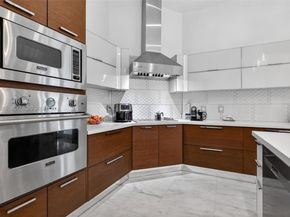5861 NW 109th Ct, Doral FL 33178