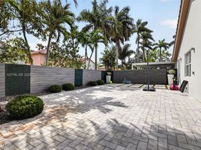 5861 NW 109th Ct, Doral FL 33178