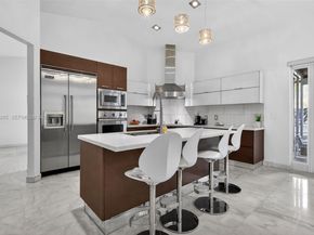 5861 NW 109th Ct, Doral FL 33178