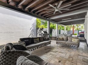 5861 NW 109th Ct, Doral FL 33178