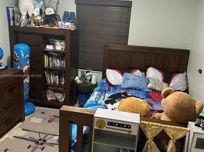 341 NW 147th St, Miami FL 33168