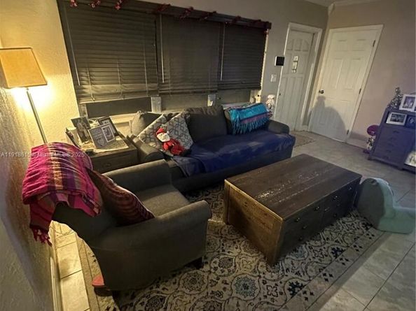 341 NW 147th St, Miami FL 33168