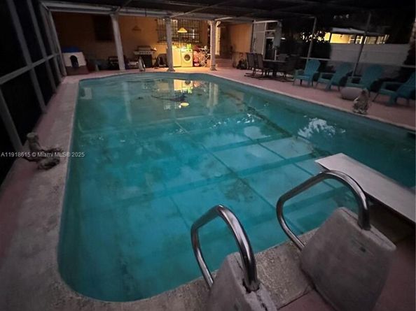 341 NW 147th St, Miami FL 33168