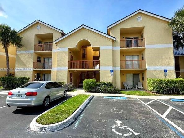 7610 Westwood Dr 122, Tamarac FL 33321