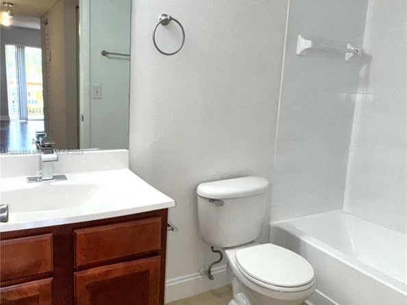 7610 Westwood Dr 122, Tamarac FL 33321