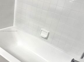 7610 Westwood Dr 122, Tamarac FL 33321
