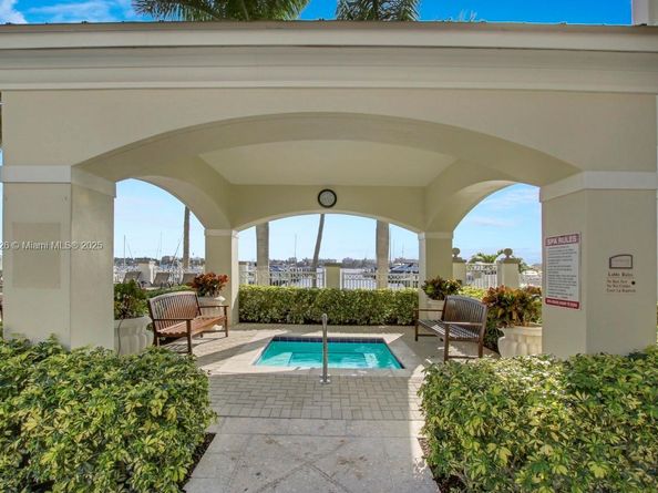 804 E Windward Way 618, Lantana FL 33462