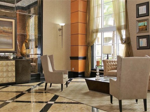 3001 NE 185th St 222, Aventura FL 33180