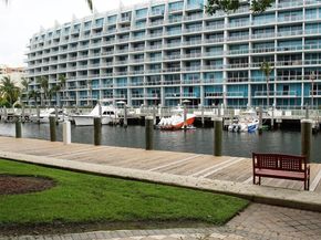 3001 NE 185th St 222, Aventura FL 33180