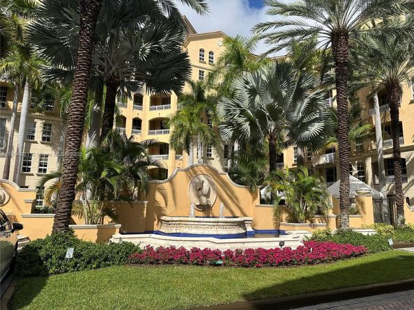 3001 NE 185th St 222, Aventura FL 33180