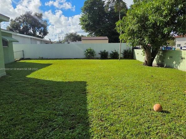 14400 NW 16th Ct, Miami FL 33167