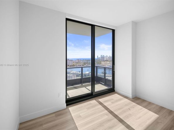 101 Diplomat Pkwy 2406, Hallandale Beach FL 33009