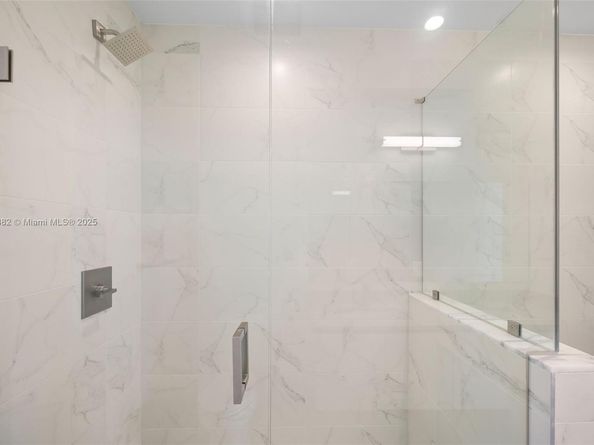 101 Diplomat Pkwy 2406, Hallandale Beach FL 33009