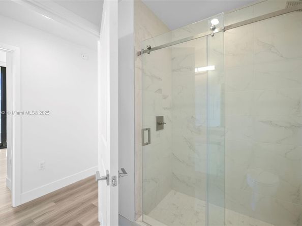 101 Diplomat Pkwy 2406, Hallandale Beach FL 33009