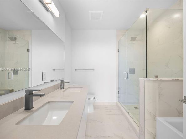 101 Diplomat Pkwy 2406, Hallandale Beach FL 33009