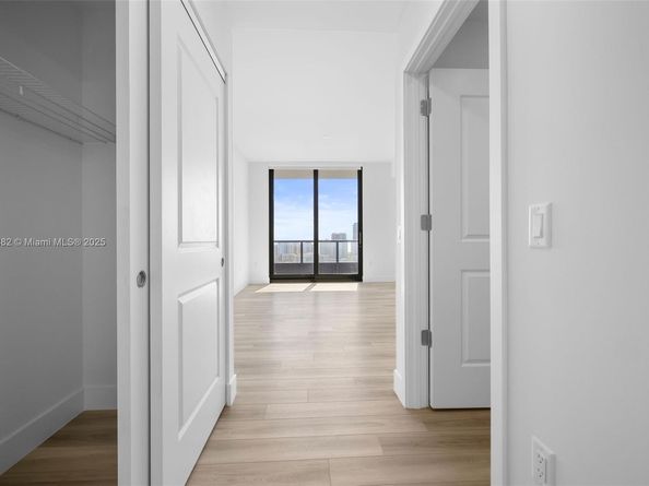 101 Diplomat Pkwy 2406, Hallandale Beach FL 33009