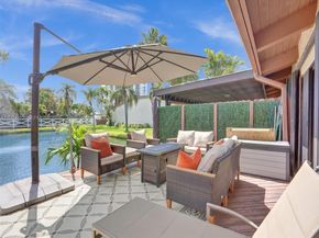 2667 S Parkview Dr, Hallandale Beach FL 33009