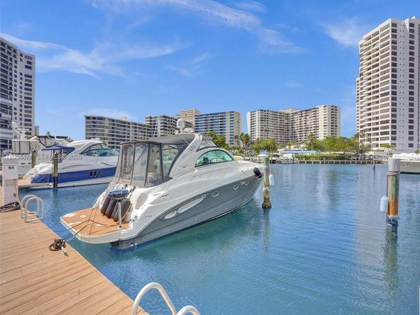 2667 S Parkview Dr, Hallandale Beach FL 33009