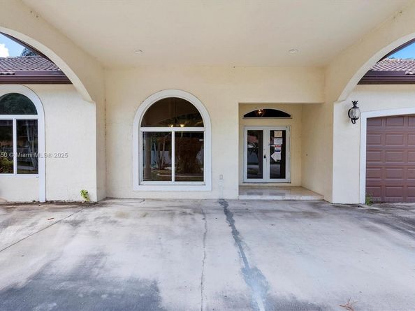 12920 SW 220th Ter, Miami FL 33170