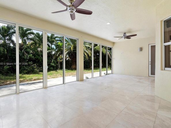 12920 SW 220th Ter, Miami FL 33170