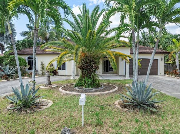 12920 SW 220th Ter, Miami FL 33170
