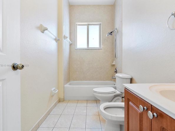 12920 SW 220th Ter, Miami FL 33170