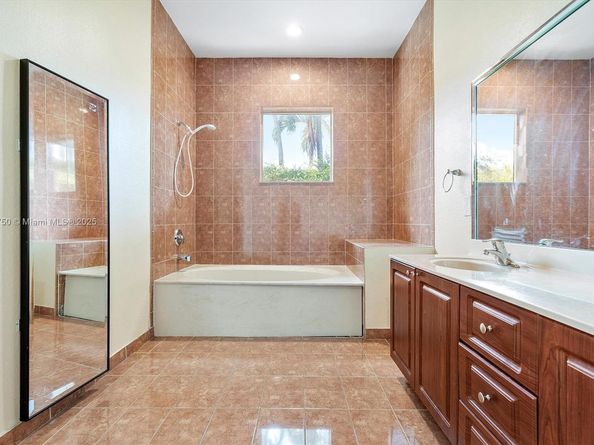 12920 SW 220th Ter, Miami FL 33170