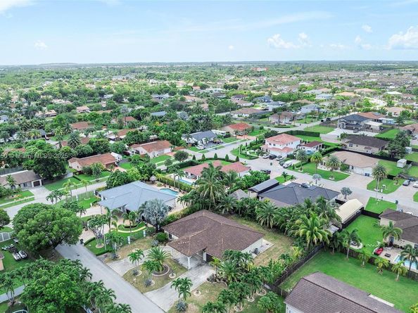 12920 SW 220th Ter, Miami FL 33170