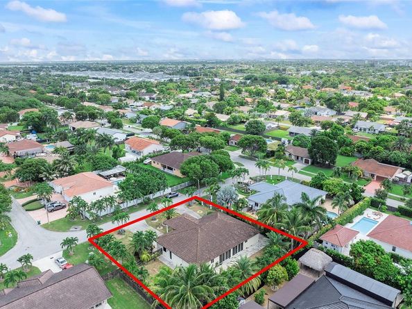 12920 SW 220th Ter, Miami FL 33170