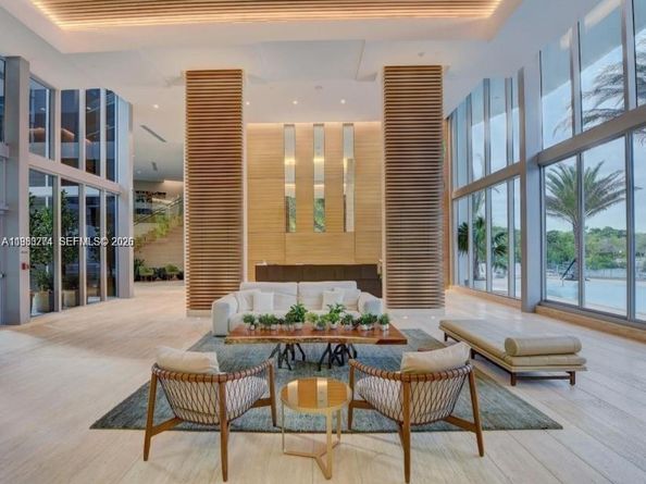 16385 Biscayne Blvd 2702, North Miami Beach FL 33160