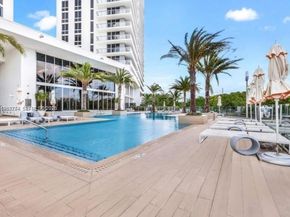 16385 Biscayne Blvd 2702, North Miami Beach FL 33160