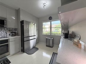 900 SW 128th Ave 105D, Pembroke Pines FL 33027