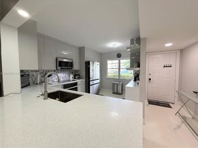 900 SW 128th Ave 105D, Pembroke Pines FL 33027