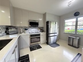 900 SW 128th Ave 105D, Pembroke Pines FL 33027